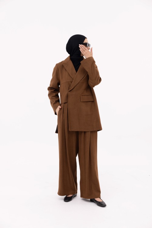 Ensemble Izza Winter camel