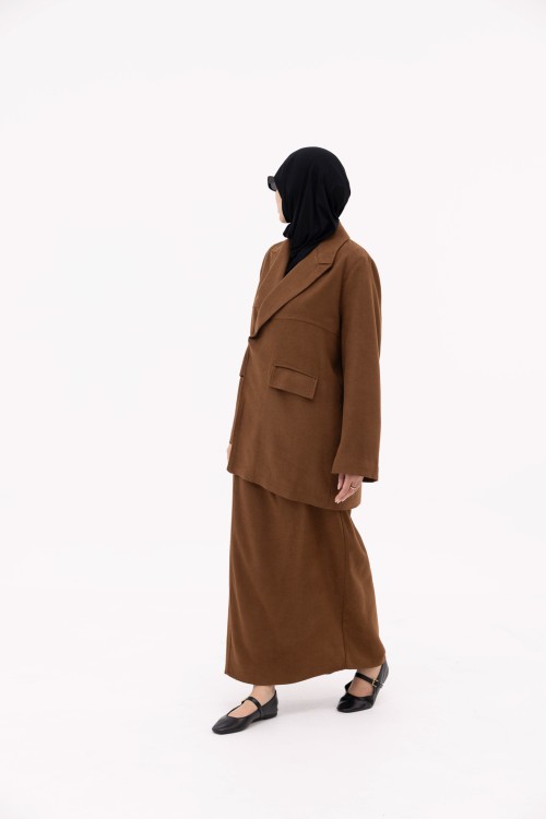 Ensemble Izza Winter camel