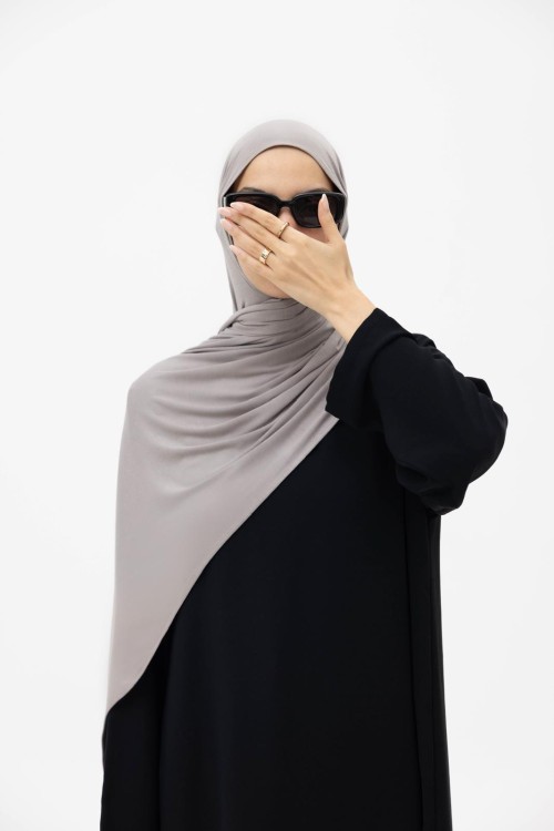 x Hijab gris