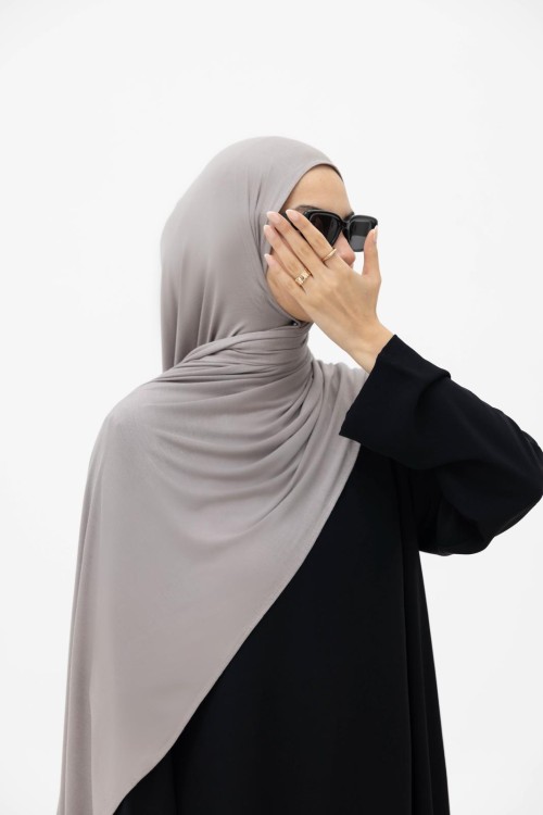 x Hijab gris