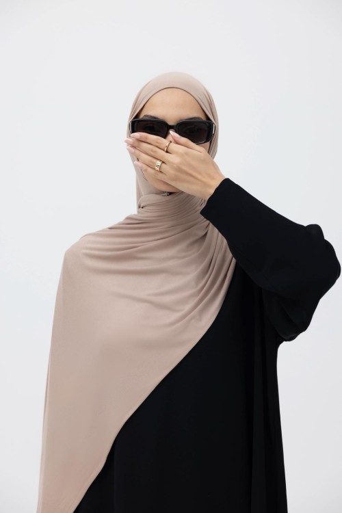 x  Hijab beige