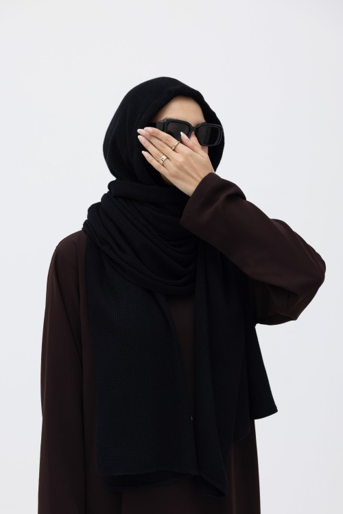 x Echarpe en maille côtelée noire