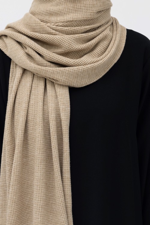x  Echarpe en maille côtelée beige