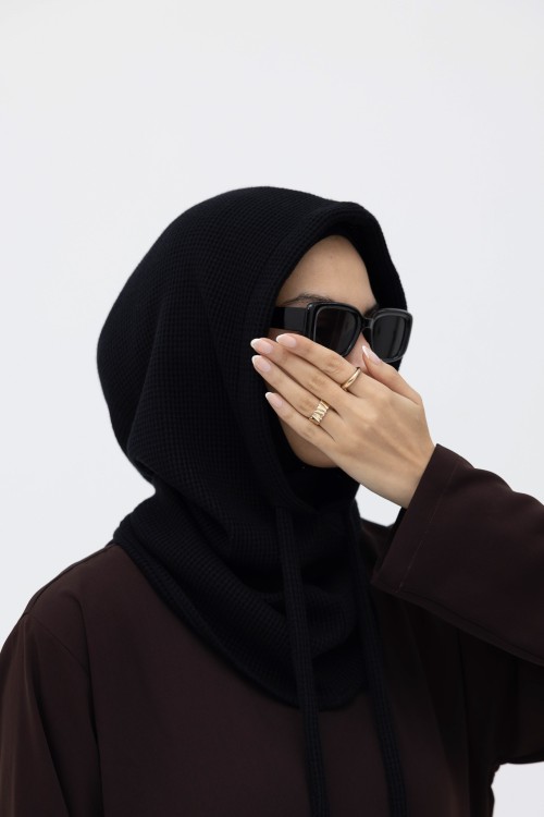 x  Cagoule en maille côtelée noir