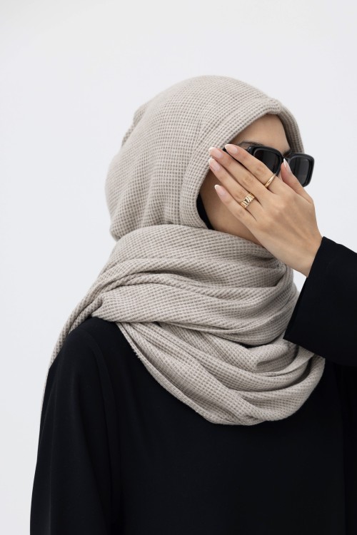 x  Cagoule en maille côtelée greige