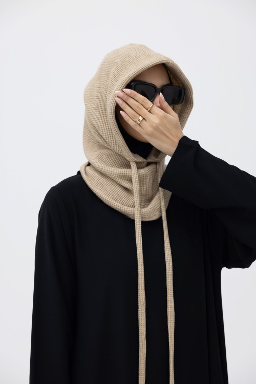 x  Cagoule en maille côtelée beige