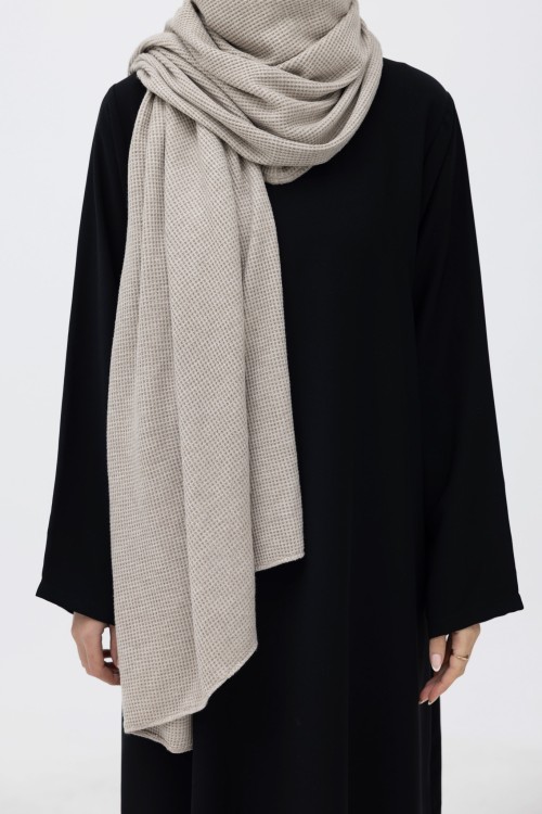 x  Echarpe en maille côtelée greige