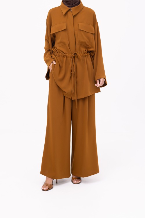 Ensemble Jen camel