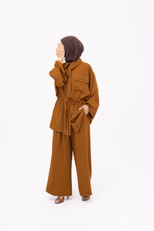 Ensemble Jen camel