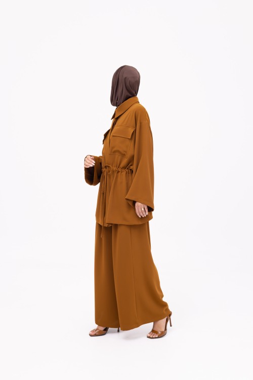 Ensemble Jen camel