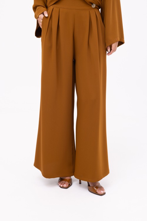 Ensemble Jen camel