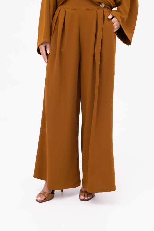 Ensemble Jen camel