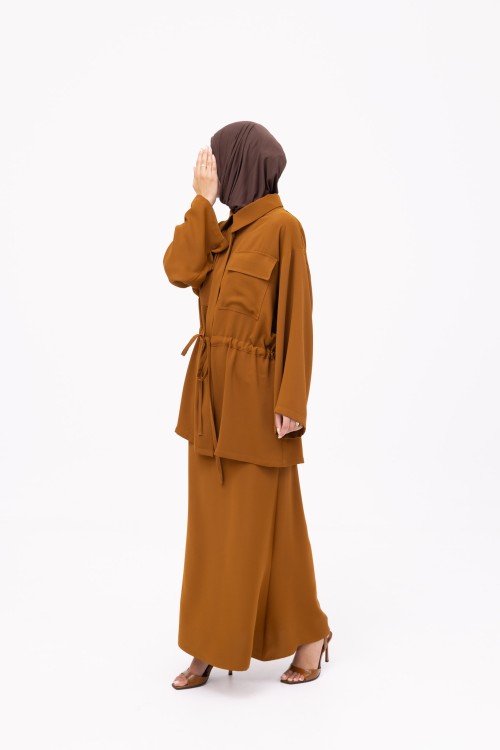 Ensemble Jen camel