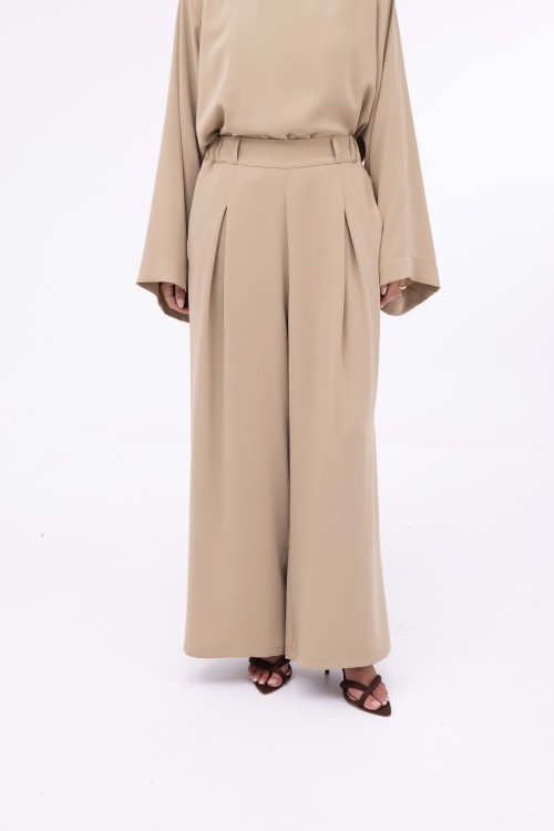 Ensemble Daily beige