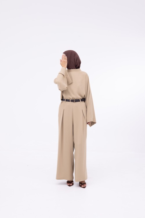Ensemble Daily beige