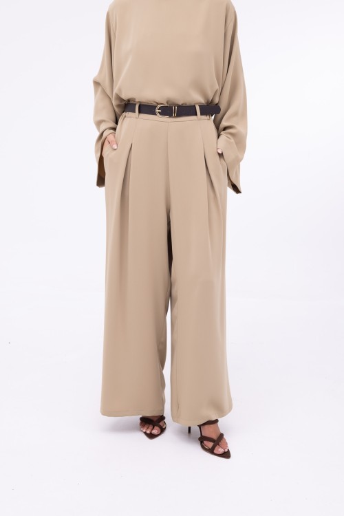 Ensemble Daily beige