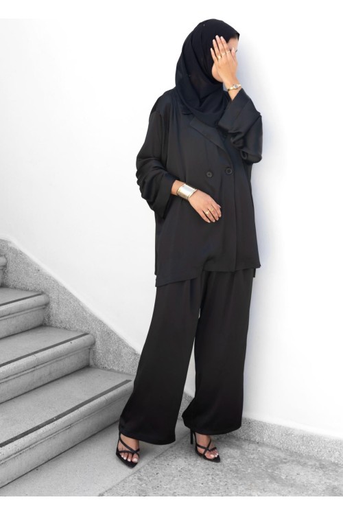 Ensemble Carmen noir satiné