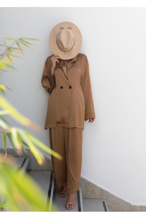 Ensemble Carmen caramel satiné