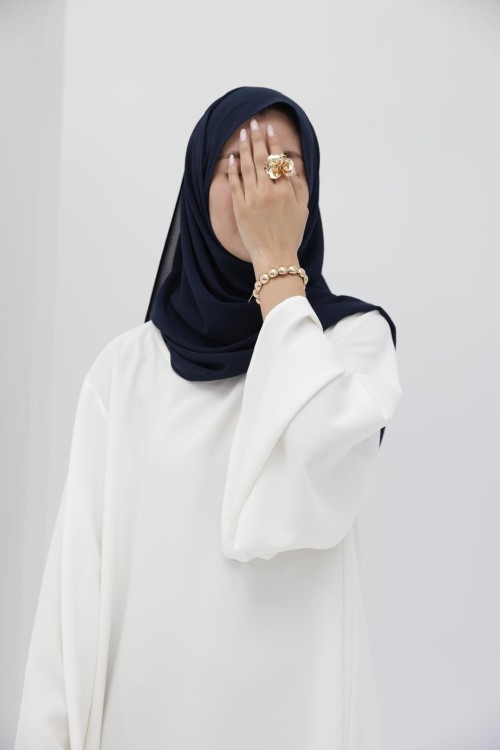 Hijab bleu nuit