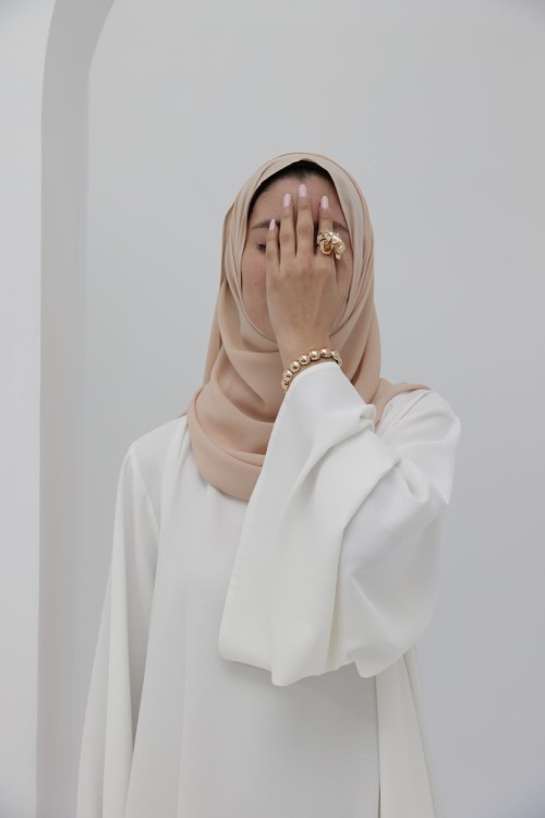Hijab beige sable