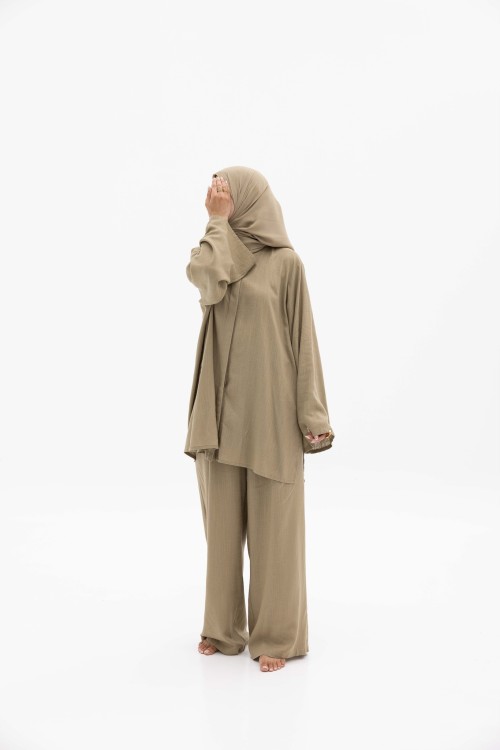 Ensemble Julia taupe
