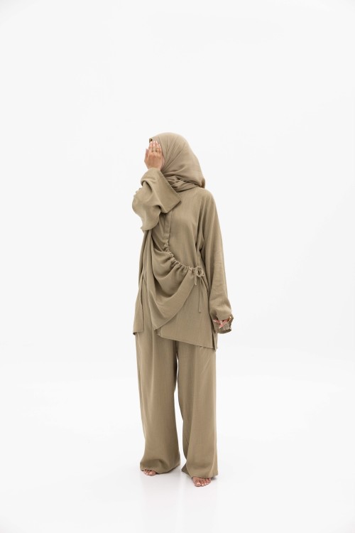 Ensemble Julia taupe